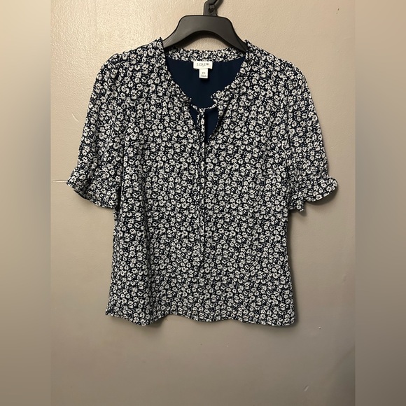 J Crew Factory Floral Navy and White short sleeve top - Picture 2 of 10